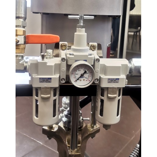 Безвоздушный краскораспылитель SOTEX KI-NG68 Безвоздушный краскораспылитель SOTEX KI-NG68